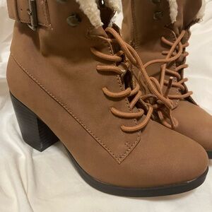 Me too Ankle Boots size 5 and 1/2 M